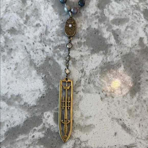 French Kande Beaded Necklace with Gold Pendant - NWT - Picture 2 of 9